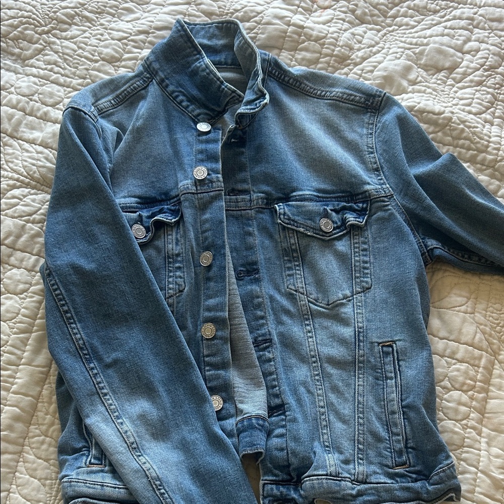 H&M small Classic Light Blue Denim Jacket